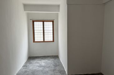 Freehold double-storey terraced house at Jalan Damai Perdana 2/4 Bandar Damai Perdana, Cheras Kuala Lumpur