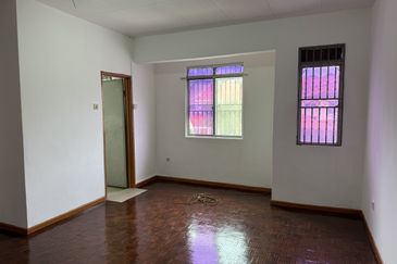 Freehold double-storey terraced house at Jalan Damai Perdana 2/4 Bandar Damai Perdana, Cheras Kuala Lumpur