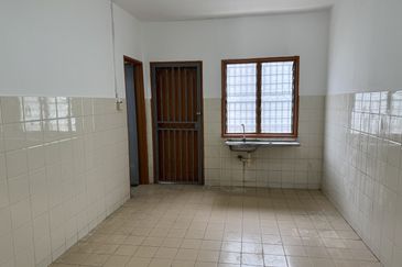 Freehold double-storey terraced house at Jalan Damai Perdana 2/4 Bandar Damai Perdana, Cheras Kuala Lumpur