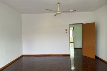 Freehold double-storey terraced house at Jalan Damai Perdana 2/4 Bandar Damai Perdana, Cheras Kuala Lumpur