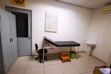 Double-storey shop lot at Kampung Chempaka Petaling Jaya