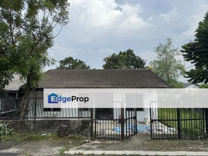 Single storey semi-detached  house at Section 8 Petaling Jaya , Selangor, Petaling Jaya
