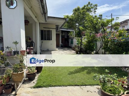 Double-storey corner lot terraced house, Taman Lestari Putra, Bandar Putra Permai, Seri Kembangan, Selangor, Seri Kembangan