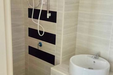 D'Summit Residences @ Kempas Utama