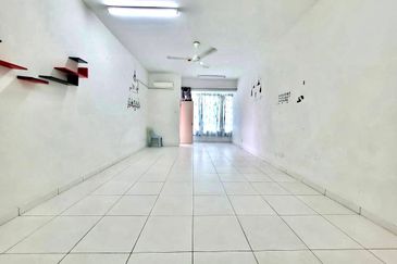 Akademik Suite @ Mount Austin