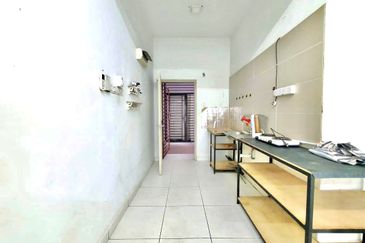 Akademik Suite @ Mount Austin