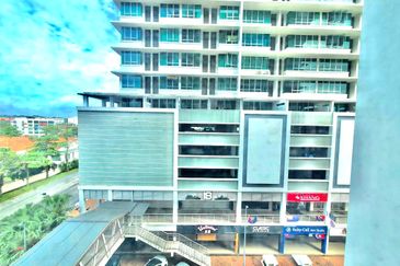 Akademik Suite @ Mount Austin