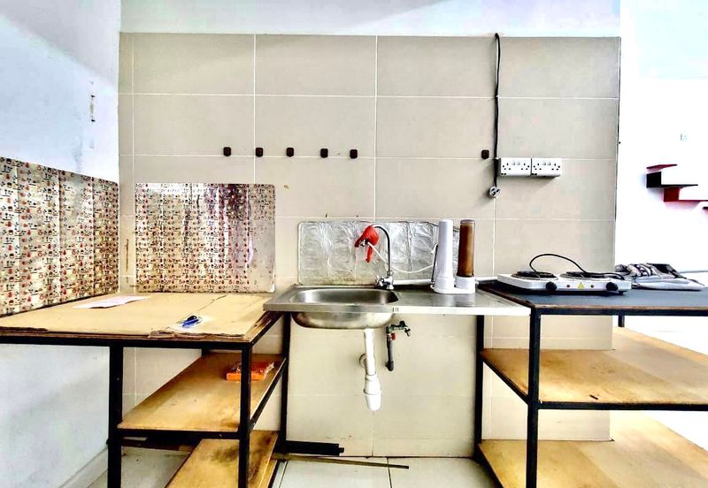 Akademik Suite @ Mount Austin