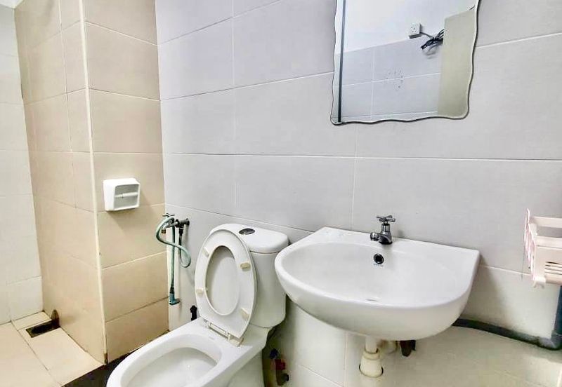 Akademik Suite @ Mount Austin