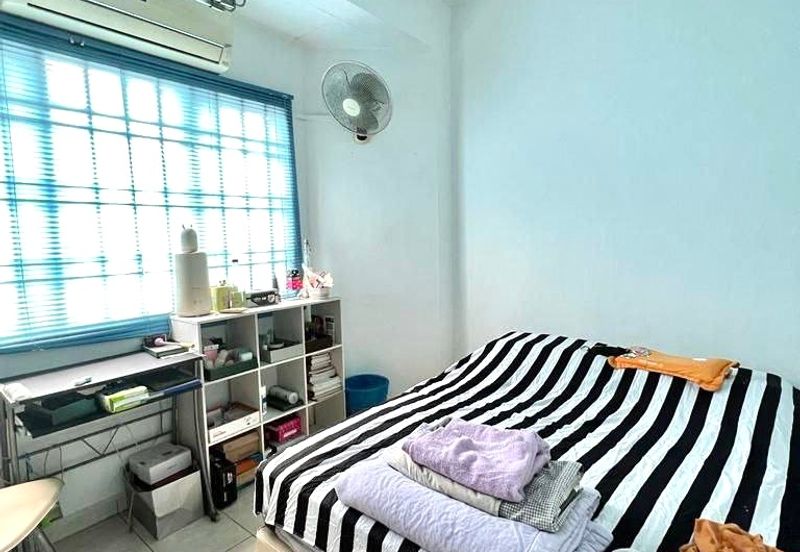 Taman Tampoi Indah II, Villa Ros