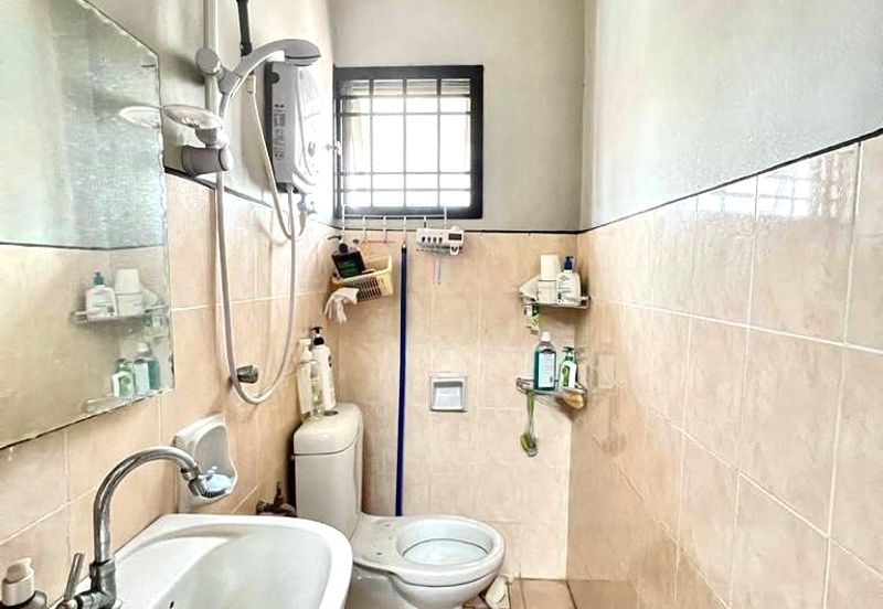 Taman Tampoi Indah II, Villa Ros