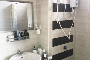 D'Summit Residences @ Kempas Utama