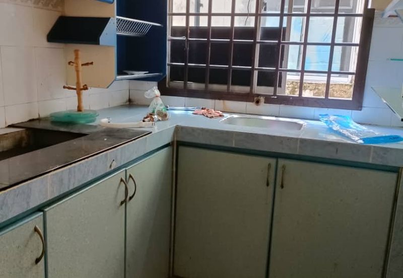 Jalan Putra 3, Taman Tan Sri Yaakob