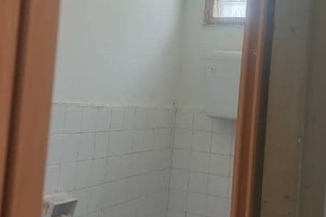 Megah Ria Double Storey Shop Lot / Ground Floor 