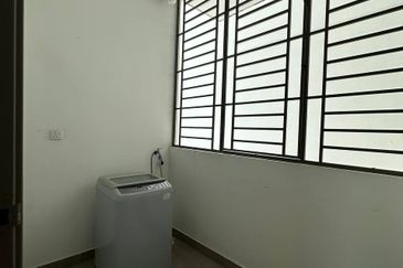 SKS Habitat Apartment, Larkin