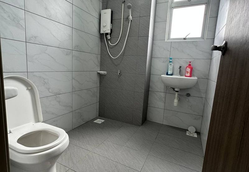 SKS Habitat Apartment, Larkin