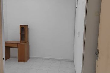 Flat Taman Ungku Tun Aminah