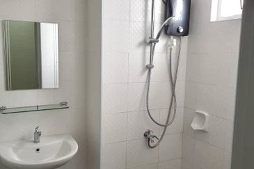 Seasons Luxury Apartments @ Amara Larkin