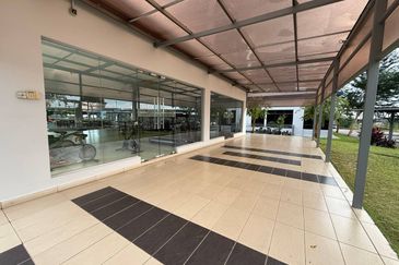 Seri Austin Luxury Apartment