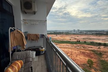 Seri Austin Luxury Apartment