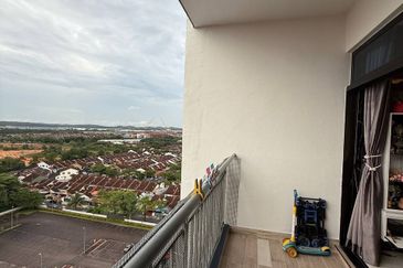 Seri Austin Luxury Apartment