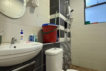 Seri Austin Luxury Apartment