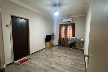 Lily & Jasmine Apartment