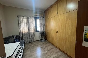 Lily & Jasmine Apartment