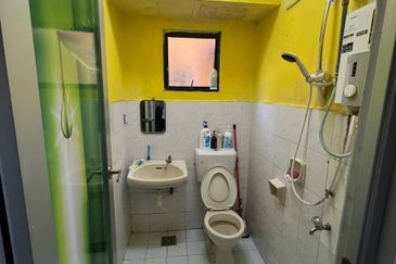 Lily & Jasmine Apartment