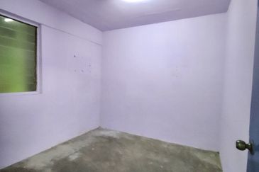 Flat Taman Ungku Tun Aminah