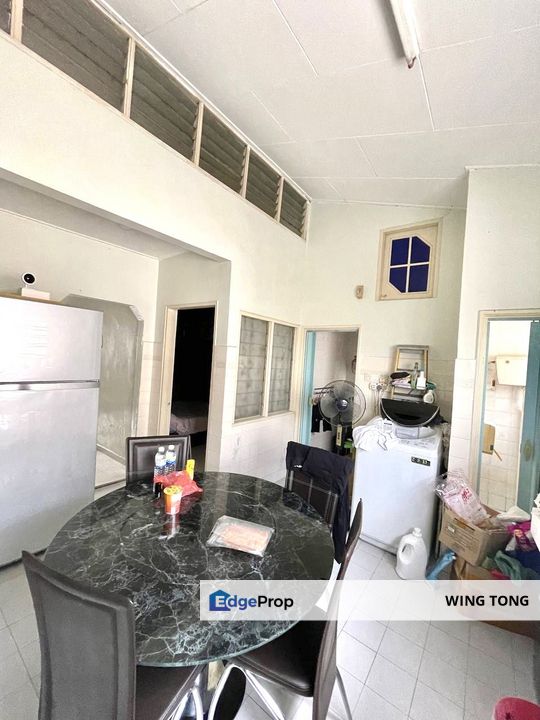 Taman Dahlia Single Storey Terrace House /  Tampoi, Johor, Tampoi