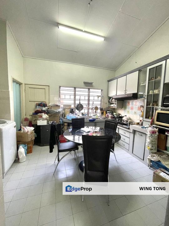 Taman Dahlia Single Storey Terrace House /  Tampoi, Johor, Tampoi