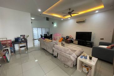 Taman Horizon Hills Double Storey Large Superlink