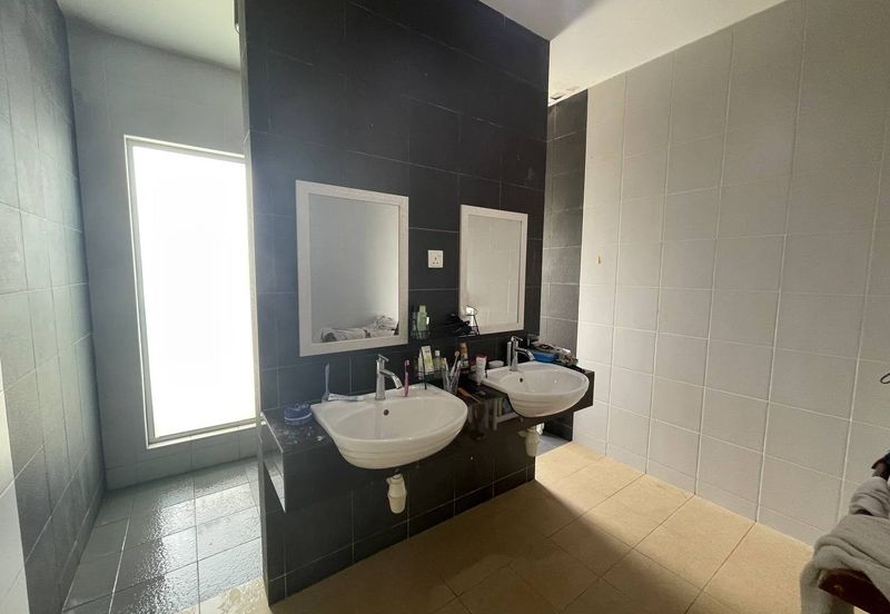 Taman Horizon Hills Double Storey Large Superlink