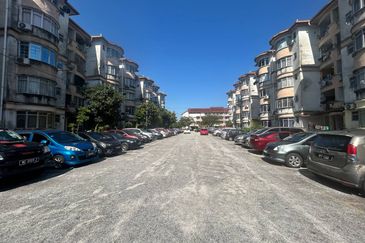 Dahlia Apartment, Subang Perdana