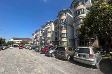 Dahlia Apartment, Subang Perdana