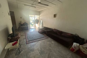 Dahlia Apartment, Subang Perdana