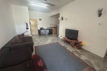 Dahlia Apartment, Subang Perdana