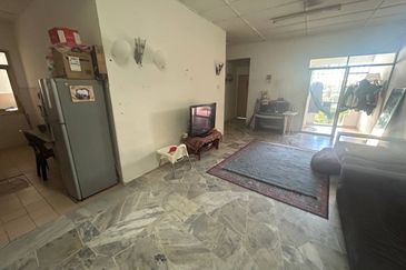 Dahlia Apartment, Subang Perdana