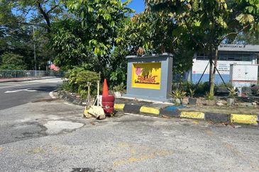 Dahlia Apartment, Subang Perdana