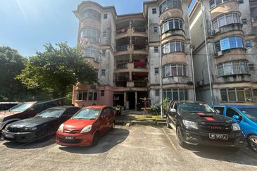 Dahlia Apartment, Subang Perdana