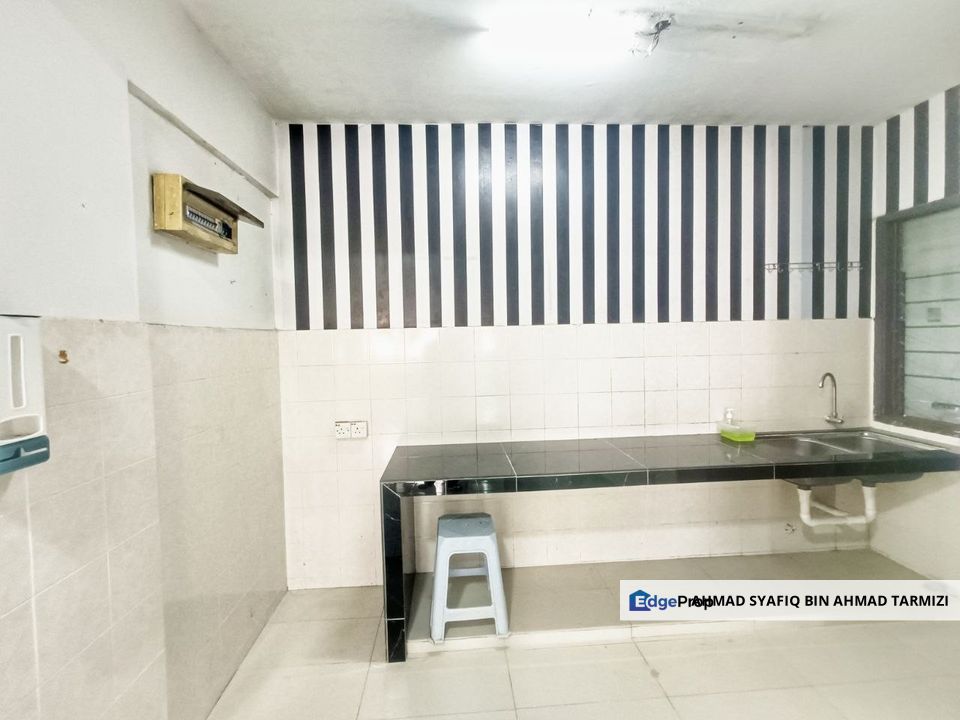 (Renovated,Ground floor)Pangsapuri Subang Suria, U5, Shah Alam, Selangor, Shah Alam