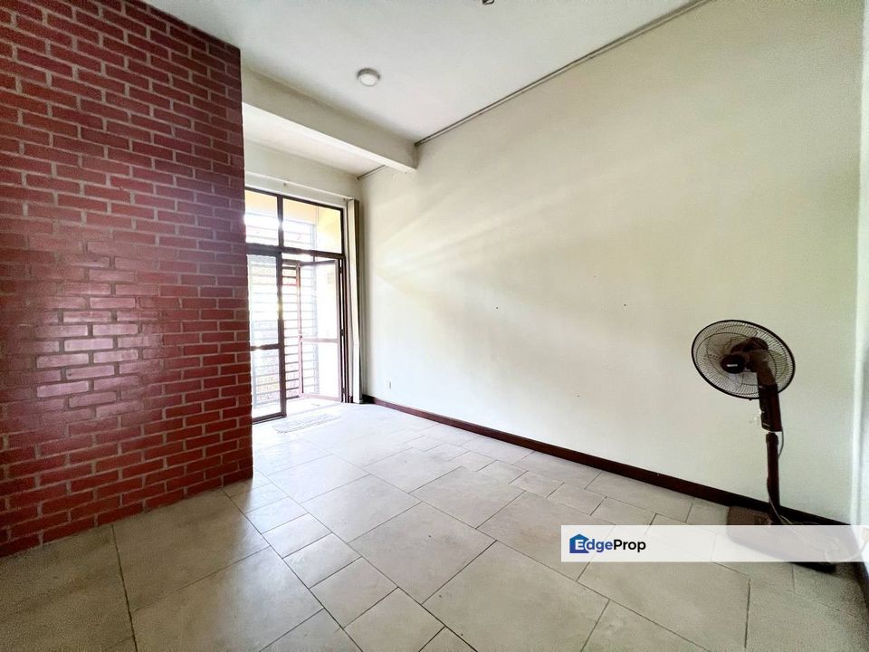 (Freehold, Facing Open) Double Storey Terrace Jalan Teratak, Bukit Jelutong, Selangor, Shah Alam