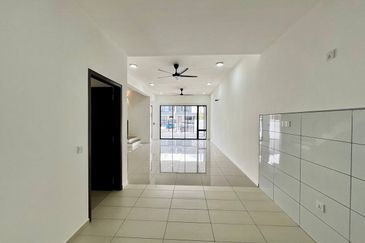 Persiaran Bukit Raja 2