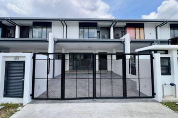 Persiaran Bukit Raja 2