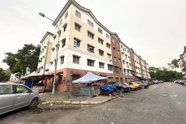 Bandar Bukit Tinggi 1 Apartment