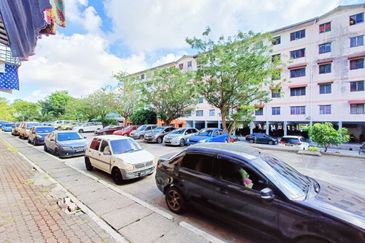 Pangsapuri Utarid Subang