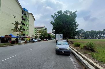 Flat PKNS, Seksyen 24
