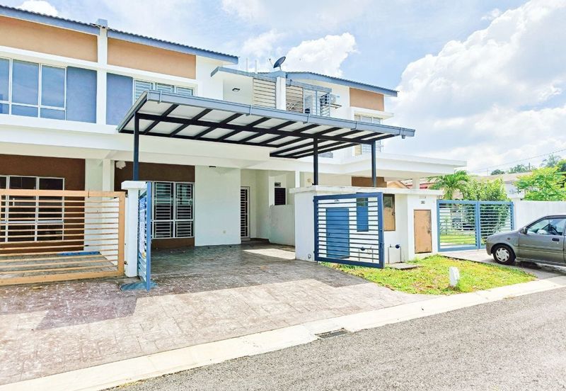 (Renovated, Non Bumi) Double Storey Taman Ruby Garden Dengkil