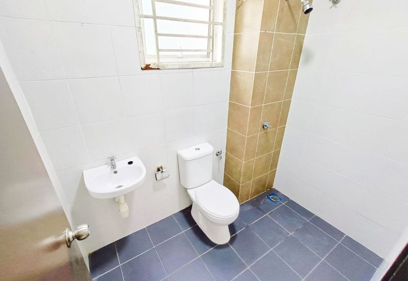 (Renovated, Non Bumi) Double Storey Taman Ruby Garden Dengkil